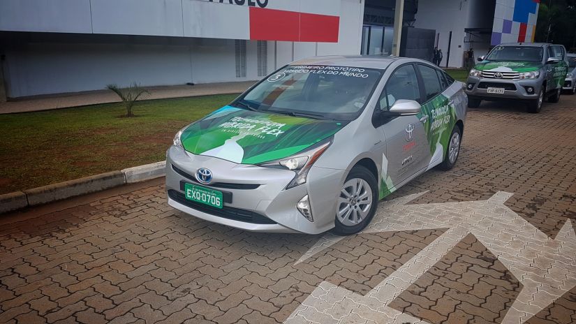 Corolla será 1º carro do mundo com motor híbrido flex