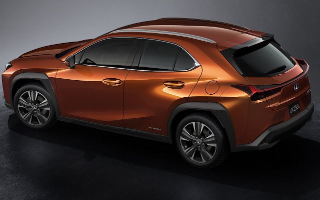 Lexus lança UX 250h no Brasil em três versões