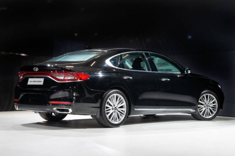 Hyundai anuncia nova geração do Azera no Brasil por R$ 269.900