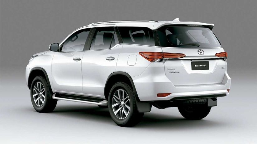 Toyota lança SW4 2020 com sete airbags e mais conectividade