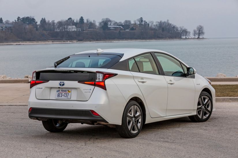 Toyota lança Prius com novo visual e preço de R$ 128.530