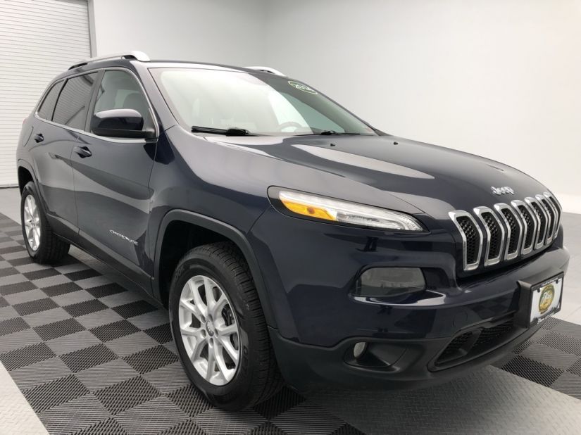 Jeep anuncia recall de 241 unidades da Cherokee no Brasil