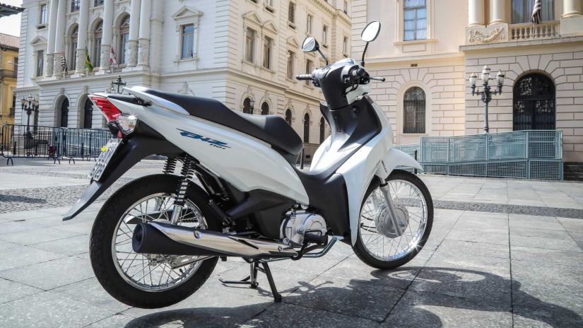 Honda Biz ganha nova versão de entrada