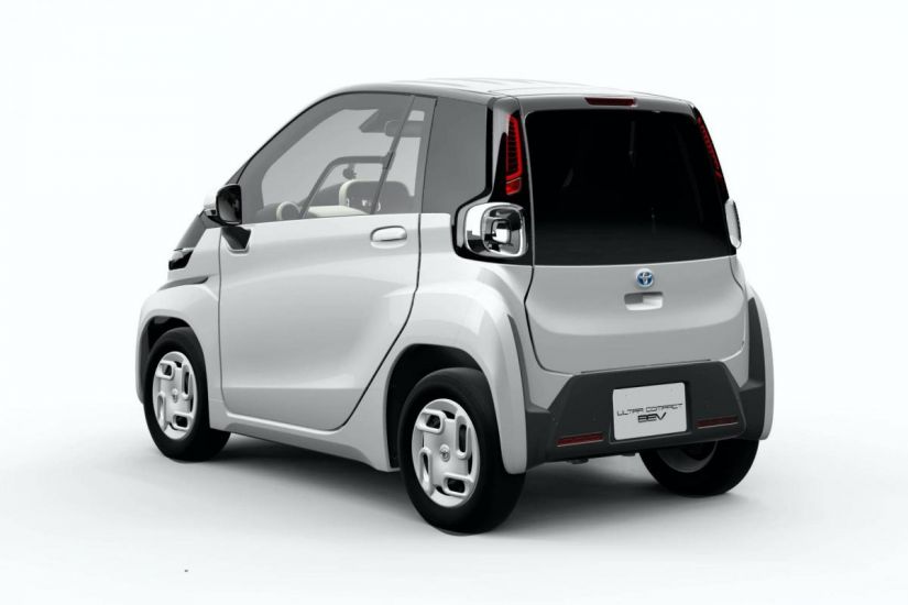 Toyota apresenta minicarro elétrico menor que uma moto