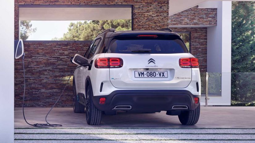 Citroën C5 Aircross ganha versão híbrida no Brasil