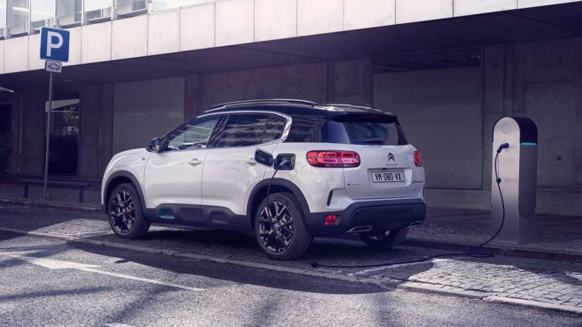 Citroën C5 Aircross ganha versão híbrida no Brasil