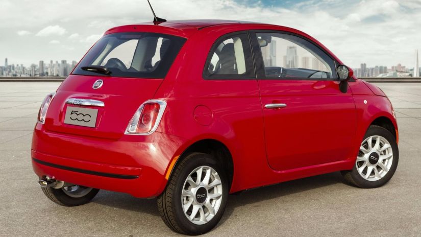 Fiat 500 é chamado para recall por risco de ruptura do cabo da transmissão