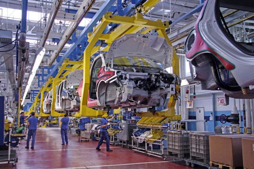 Produção global de carros atinge pico e tende a diminuir