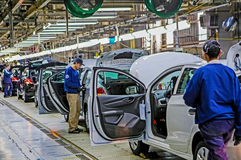 33 fábricas já confirmaram paralisação de atividades no Brasil