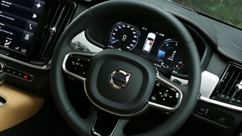 Volvo define 180 km/h como velocidade máxima dos seus carros novos