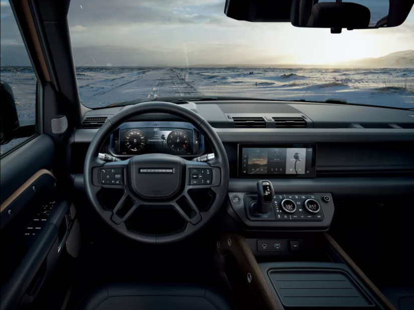 Nova geração do Land Rover Defender chega nas lojas brasileiras