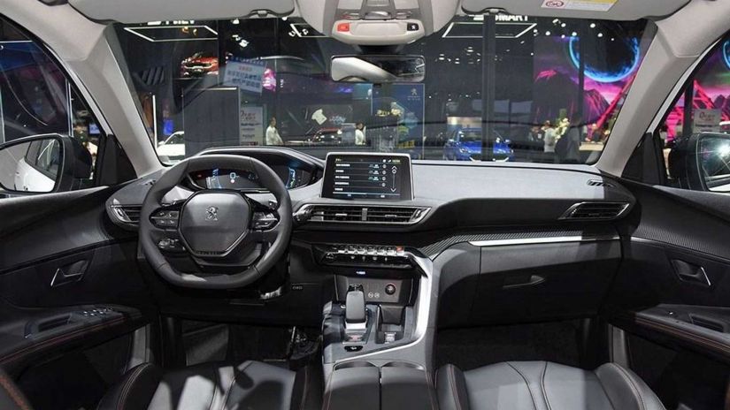 Peugeot 4008 híbrido de 302 cv chega ao mercado