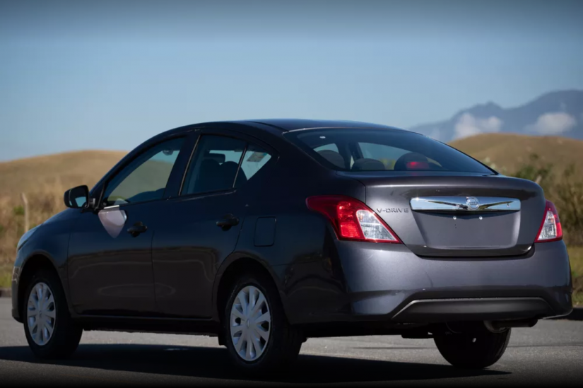Nissan começa a vender novo Versa V-Drive 1.0 em loja online