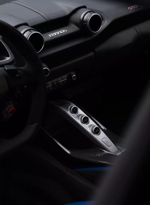 Omolgata: Ferrari revela modelo único feito sob encomenda
