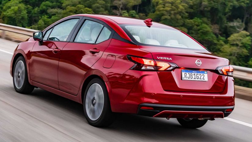 Nissan anuncia aumento de preços para linha atual do Versa