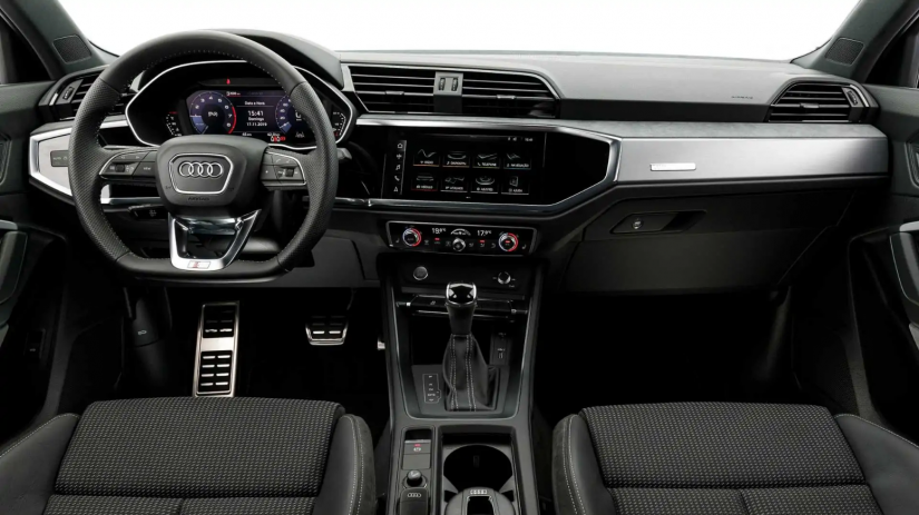 Audi Q3 ganha versão especial limitada Black S Line