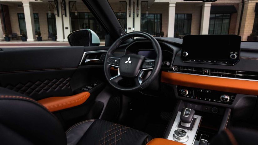 Mitsubishi Outlander 2022 chega com visual ousado e 7 lugares