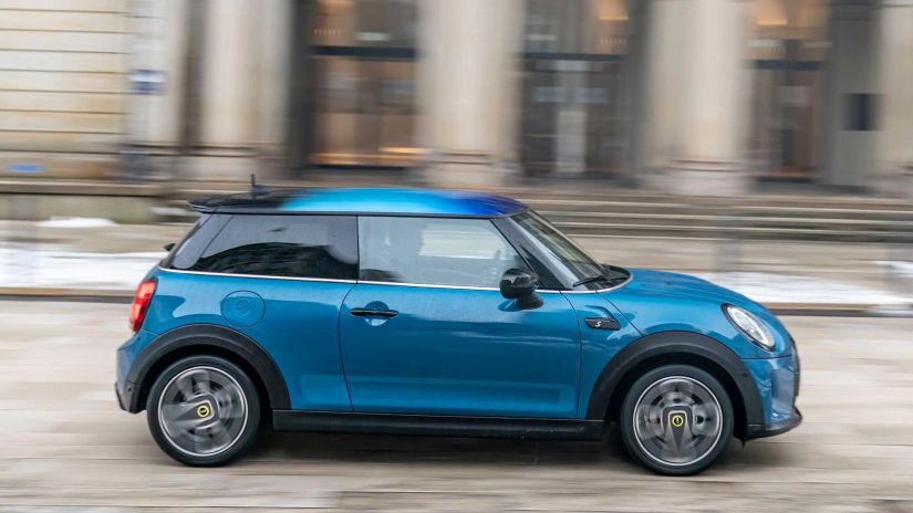 Mini Cooper elétrico ganha nova versão no Brasil