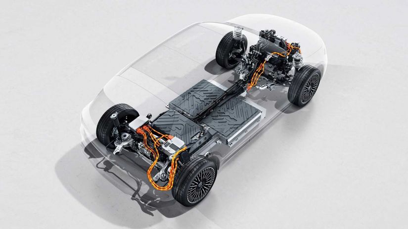 Mercedes EQA elétrico ganha versões com tração nas quatro rodas