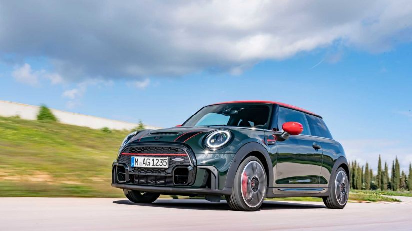 Mini John Cooper Works 2022 é lançado em pré-venda no Brasil