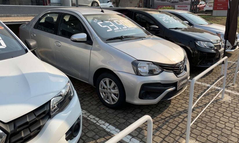 Vendas de carros usados sobrem 18% em maio