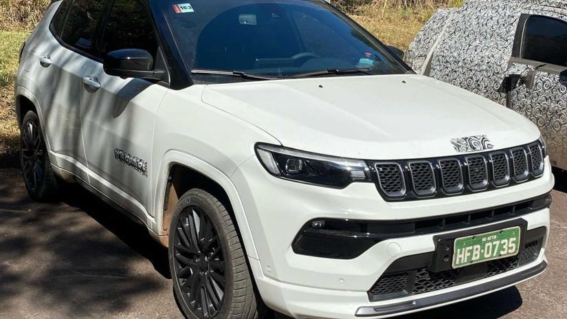 Novo Jeep Compass híbrido plug-in aparece em imagens no Brasil