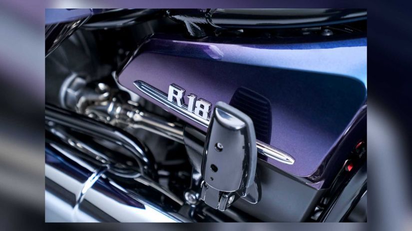 BMW lança novas versões da moto R 18