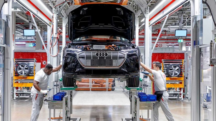 Audi Q8 elétrico deve chegar em 2026 como sucessor do e-tron