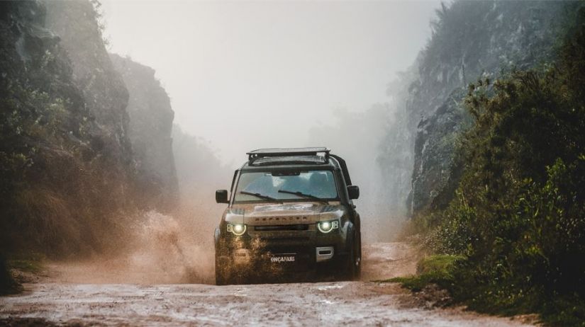 Land Rover Defender ganha edição especial Onçafari