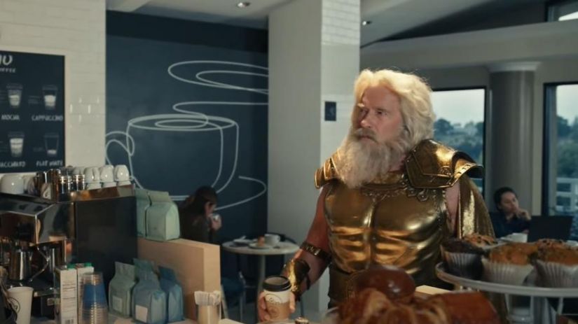 Arnold Schwarzenegger é a estrela de novo comercial da BMW