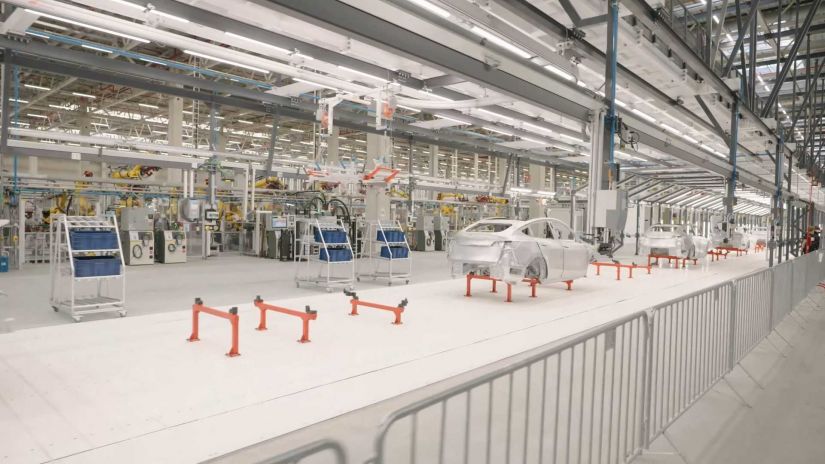 Tesla inaugura primeira fábrica de carros elétricos na Alemanha
