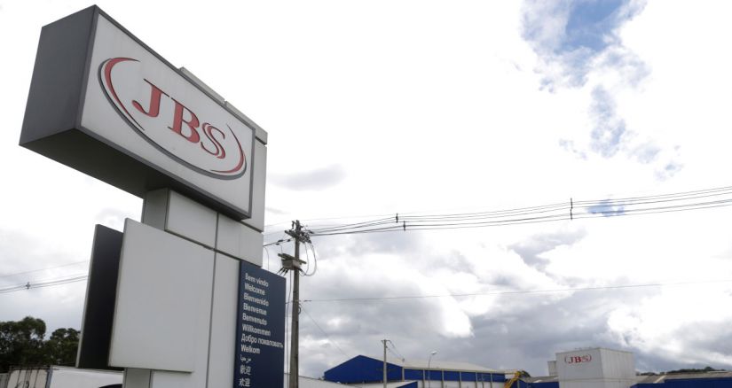 JBS cria empresa de aluguel de caminhões frigoríficos elétricos da JAC