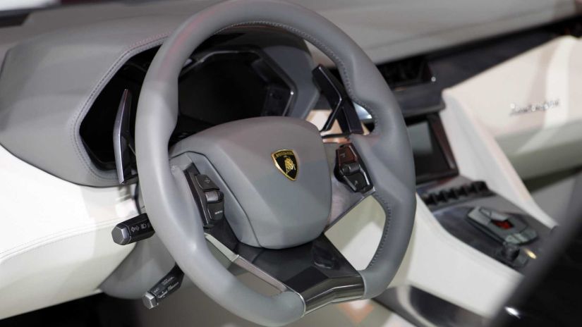 Lamborghini terá novo crossover elétrico em 2028