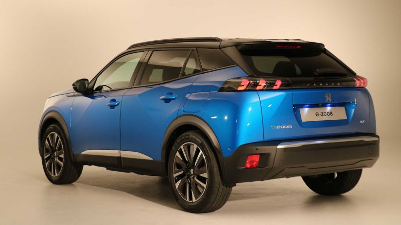 Peugeot e-2008 aparece em vídeos divulgado pela Stellantis