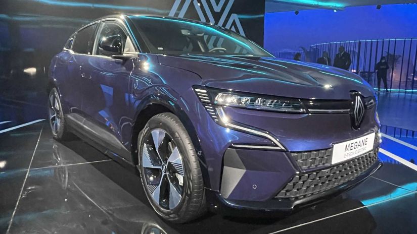 Novo carro elétrico Renault Megane E-Tech é apresentado no Brasil