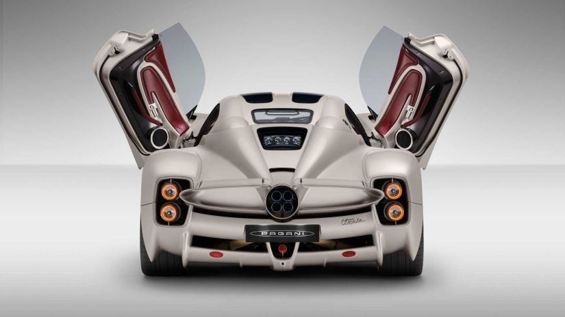Pagani apresenta modelo Utopia com motor V12 de 864 cv
