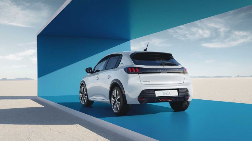 Peugeot 208 elétrico terá motor mais potente e maior autonomia