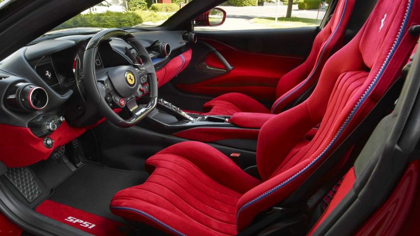 Ferrari apresenta carro com versão única e design exclusivo SP51