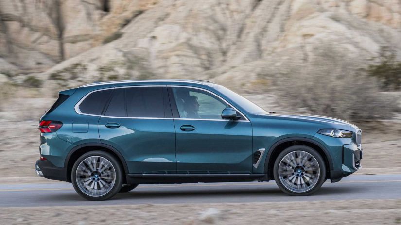 BMW X5 e X6 terão reestilização e versões com eletrificação
