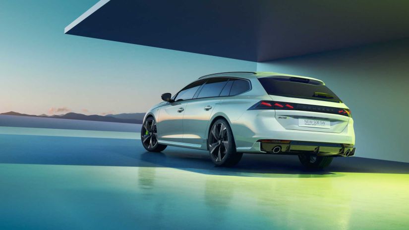 Peugeot revela 508 2023 com nova identidade visual