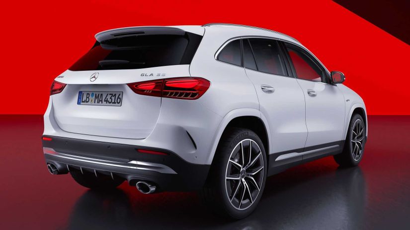 Mercedes-Benz revela linha 2024 para GLA e GLB