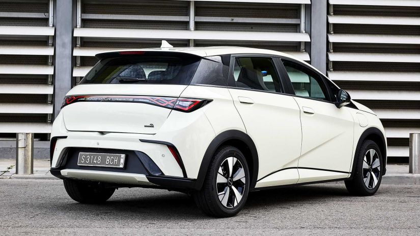 BYD Dolphin estreia na Europa e se prepara para chegar ao Brasil