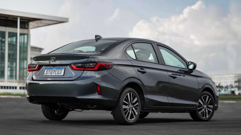Honda City 2024 chefa com nova opção de cor e reajuste no preço