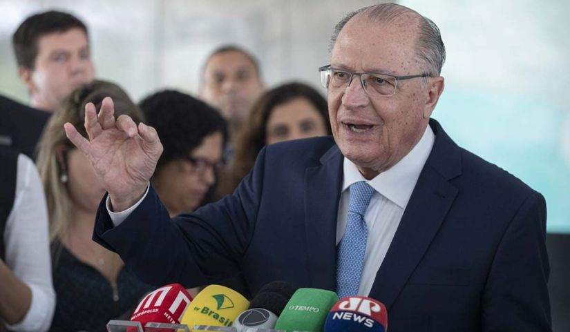 Governo anuncia redução de impostos para carros de até R$ 120 mil
