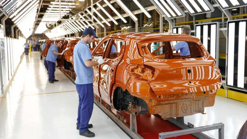 Renault deve lançar novo carro híbrido flex no mercado brasileiro