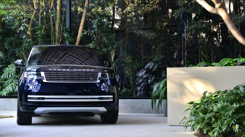 Range Rover abre as portas de sua mansão de luxo em São Paulo