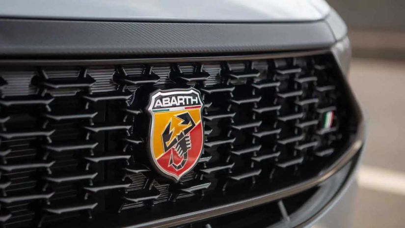 Fiat confirma lançamento do Fastback Abarth para dia 26 de outubro