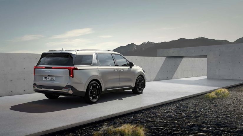 Kia divulga facelift para novo Carnival 2025