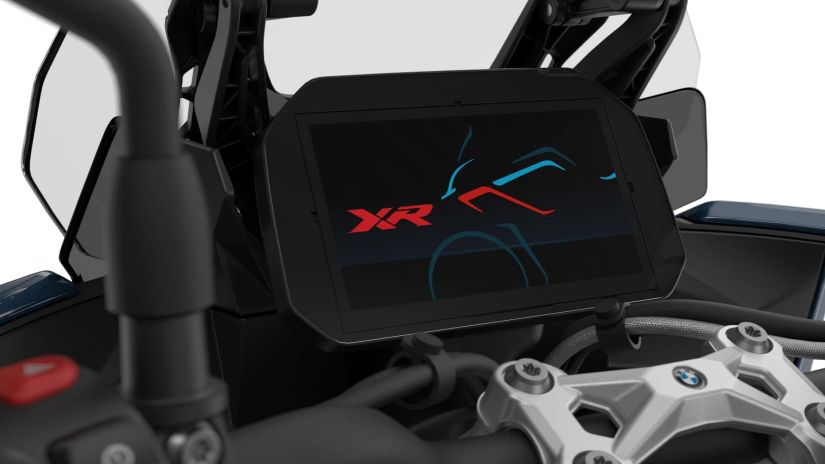 BMW apresenta nova moto S 1000 XR 2024