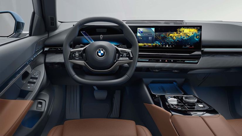 BMW apresenta novo Série 5 Touring com maior tamanho e novas tecnologias